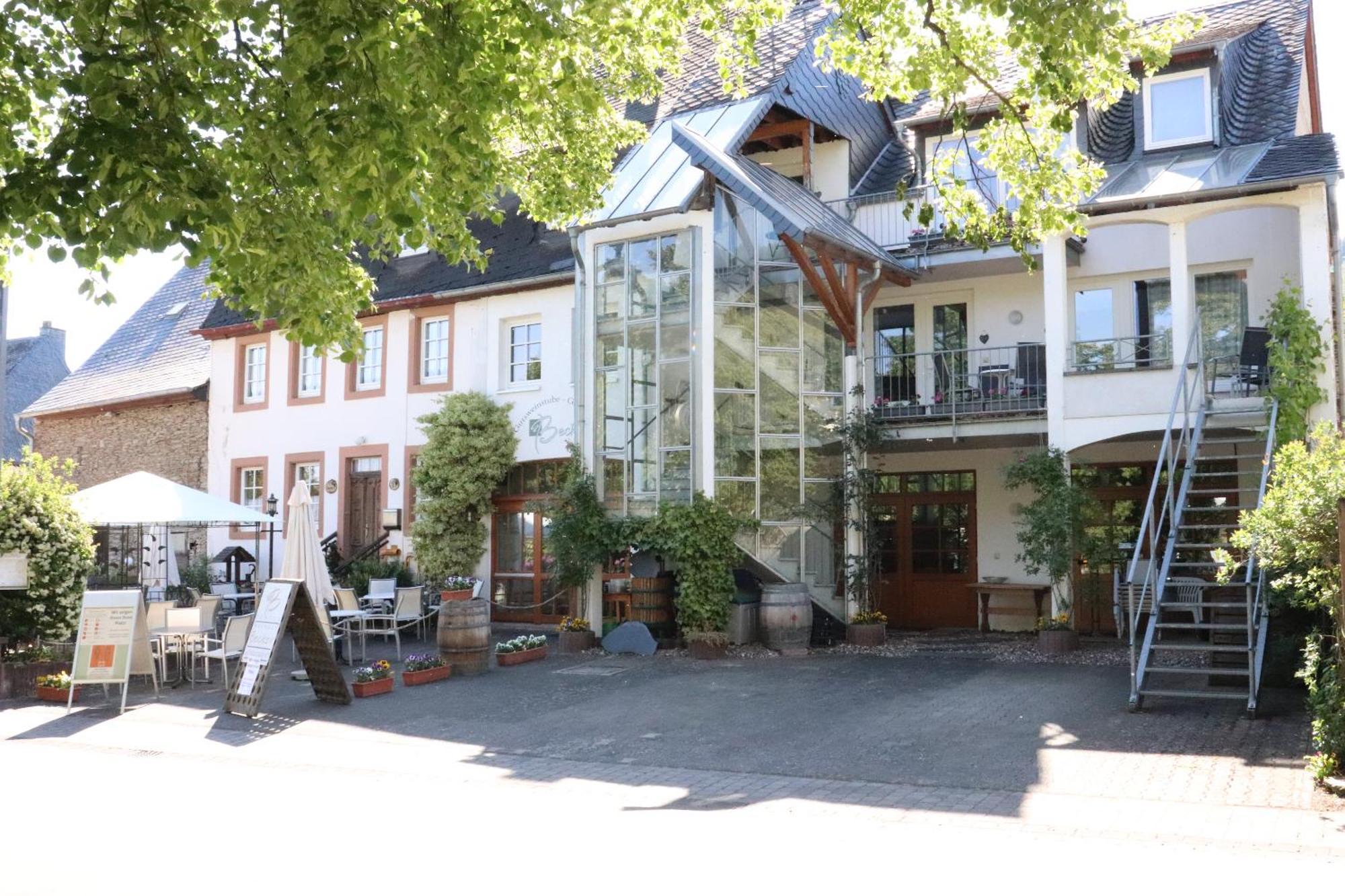 Ferienweingut & Gutsrestaurant Becker Apartment Burgen  Exterior photo