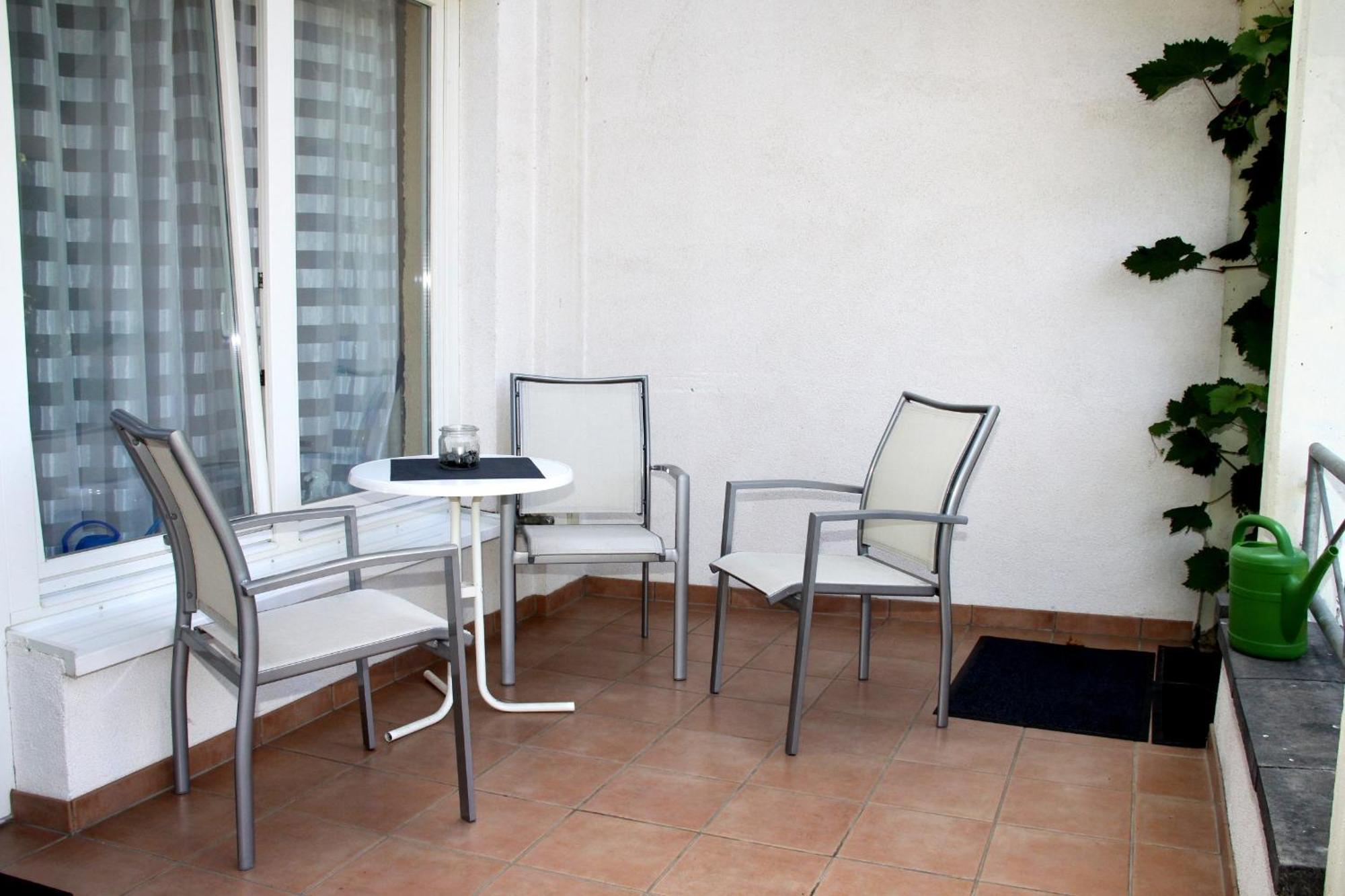 Ferienweingut & Gutsrestaurant Becker Apartment Burgen  Exterior photo