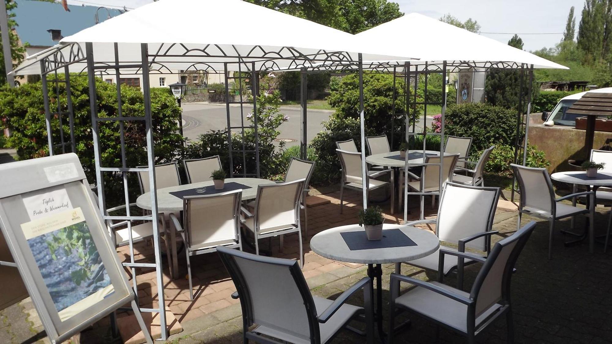 Ferienweingut & Gutsrestaurant Becker Apartment Burgen  Exterior photo