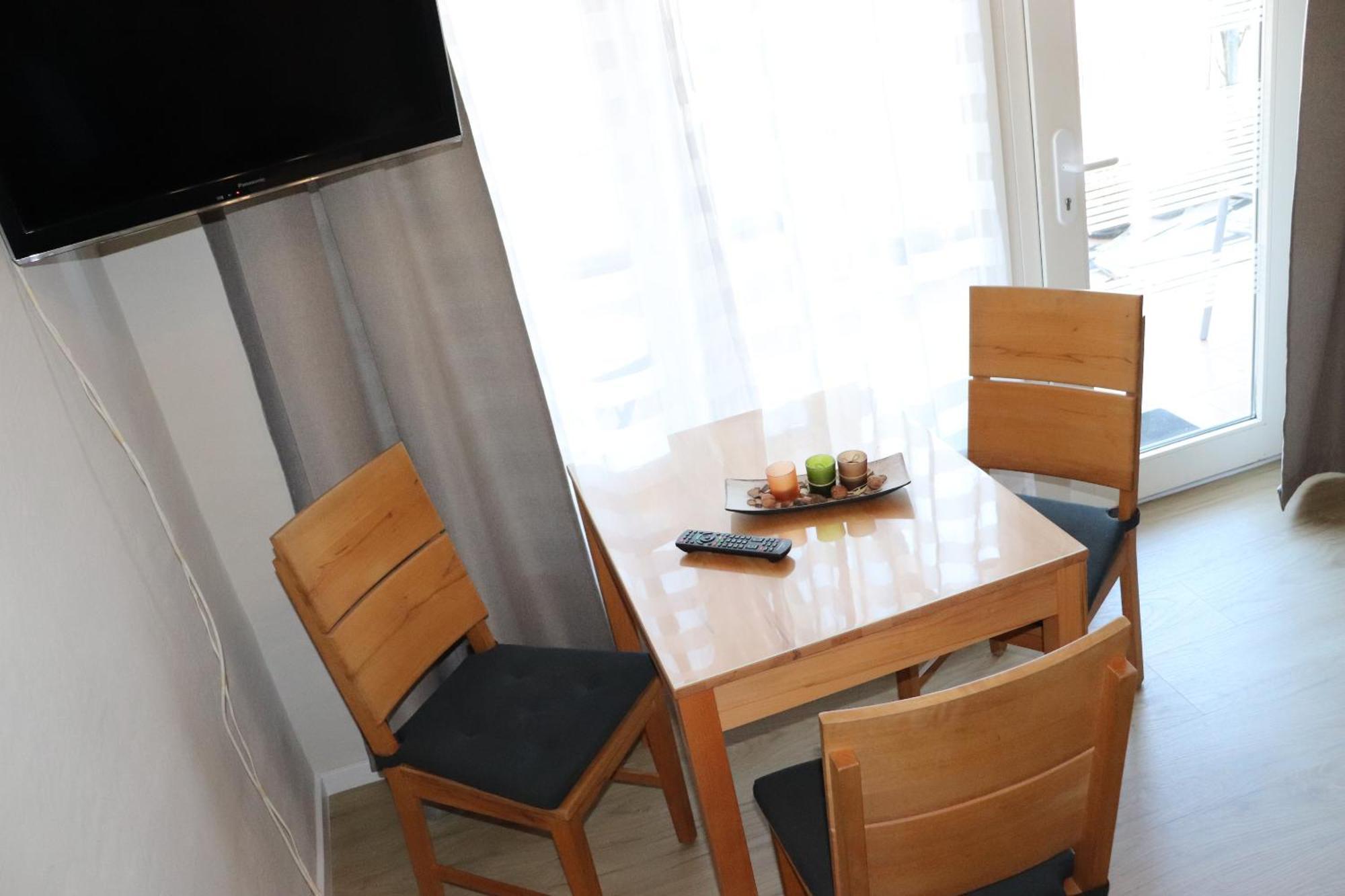 Ferienweingut & Gutsrestaurant Becker Apartment Burgen  Exterior photo